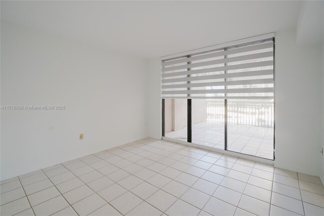 Building Photo - 540 Brickell Key Dr