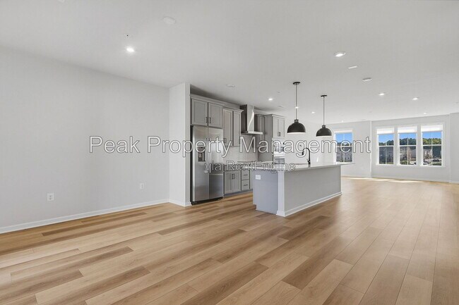 Building Photo - 9256 Magellan Pkwy