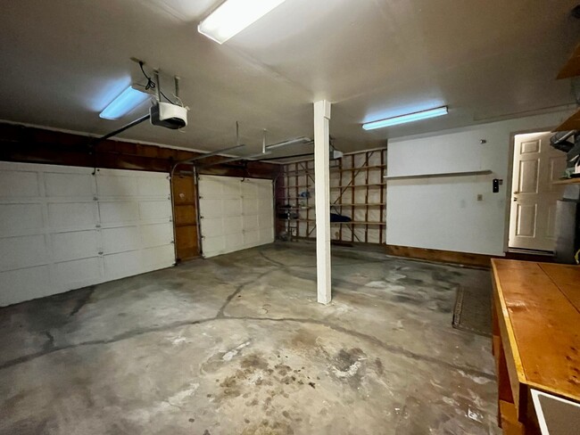 Building Photo - 4 Bedroom, 3 Car Garage Home in CK School ...