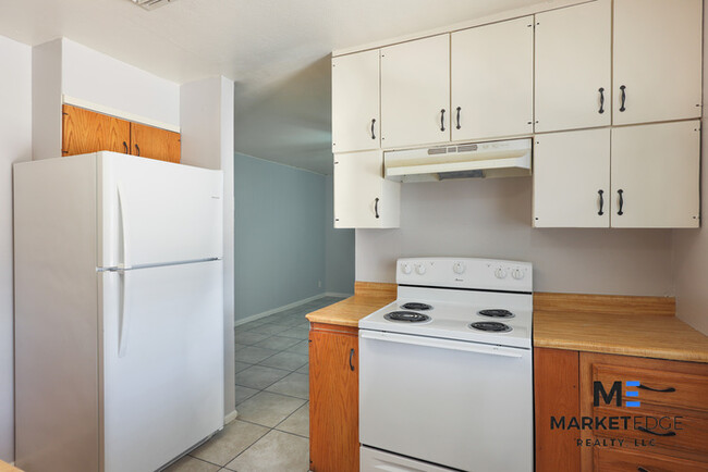 Building Photo - 4 Bed/2Bath Home at 39th Ave/Camelback! Re...