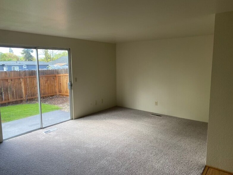 Living Room - 329 Bessie St