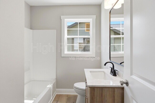 Building Photo - 2406 Kirby Ave