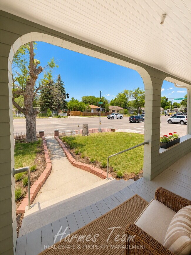 Building Photo - Historic Craftsman Main-Level Apartment with Hardwood Floors and Covered Front Porch
