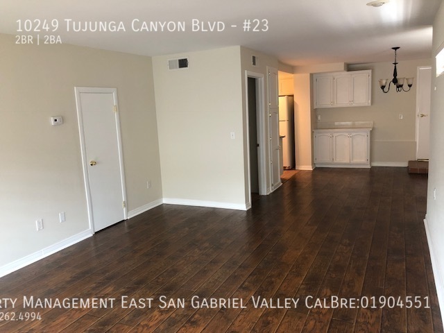 Building Photo - GORGEOUS REMODELED TWO BEDROOM CONDO IN TU...