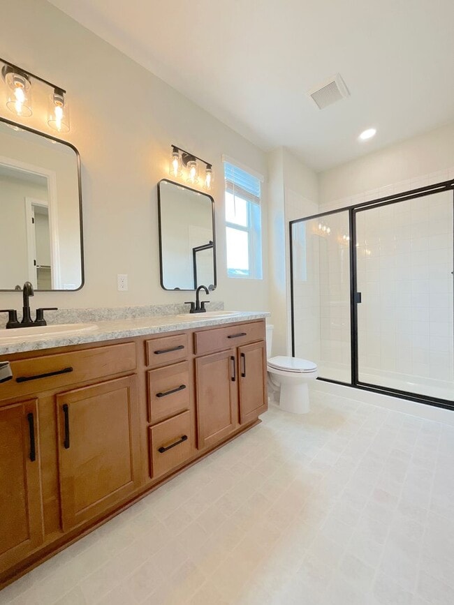 Building Photo - 3 Bedroom Home Available Near N Powers Blvd & Dublin Blvd!