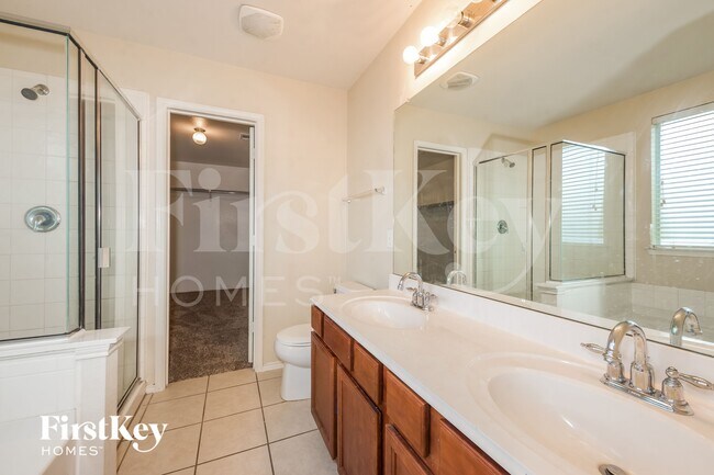 Building Photo - 414 Hackberry Dr