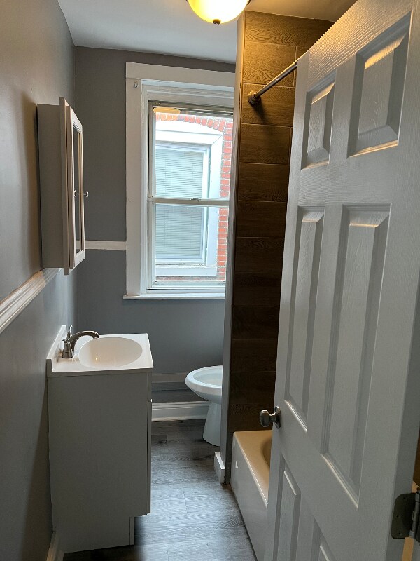 Building Photo - 6322 Regent St