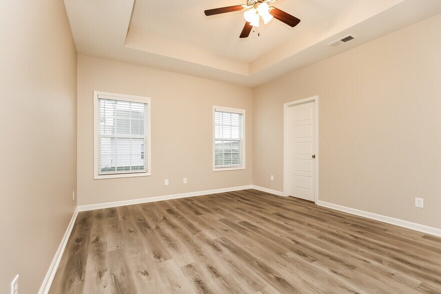 Building Photo - 708 Mitscher Dr