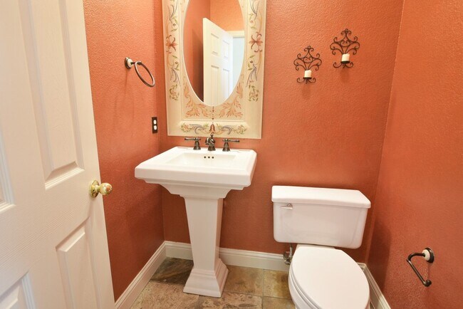 Building Photo - Beautiful and Spacious Evergreen 4 Bedroom 2.5 Bath Home with Pool!