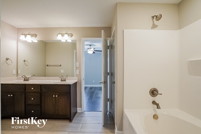 Building Photo - 2024 Hackensack Ln