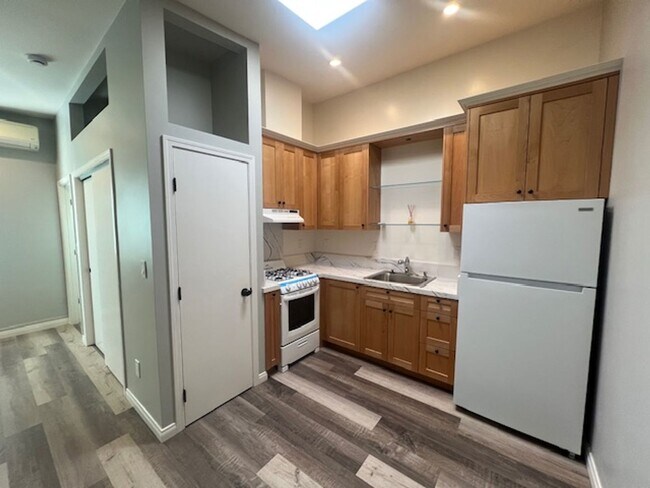 Building Photo - Beautiful, Single ADU located in Reseda! Ready for Move-In!