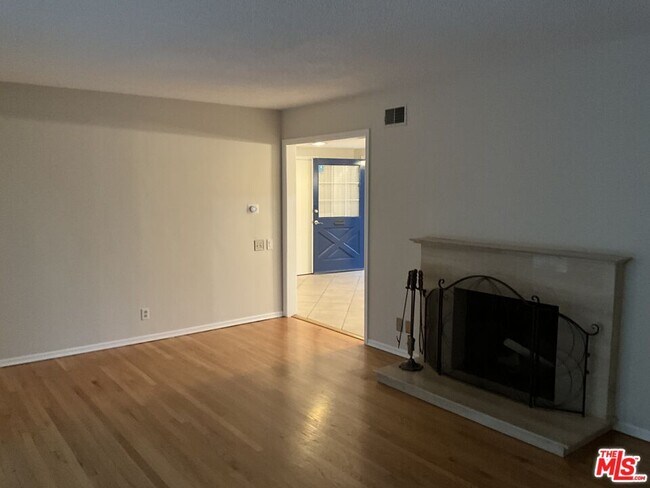 Building Photo - 2963 Glencrest St