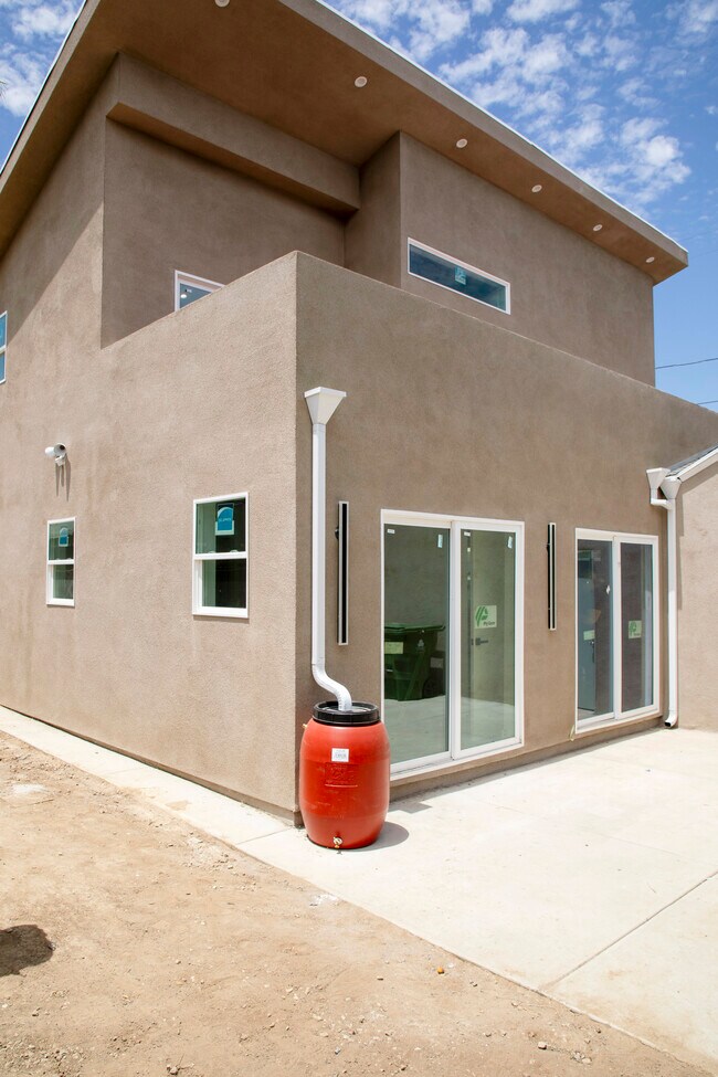 Building Photo - 17125 Saticoy St