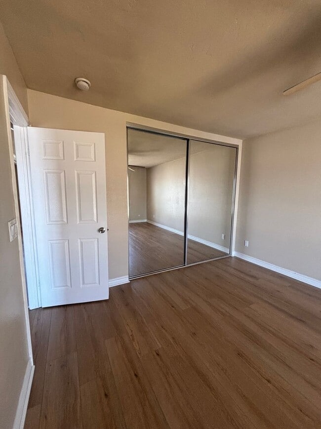 Building Photo - Charming 2 Bedroom, 1 Bathroom Apartment in a Convenient Location