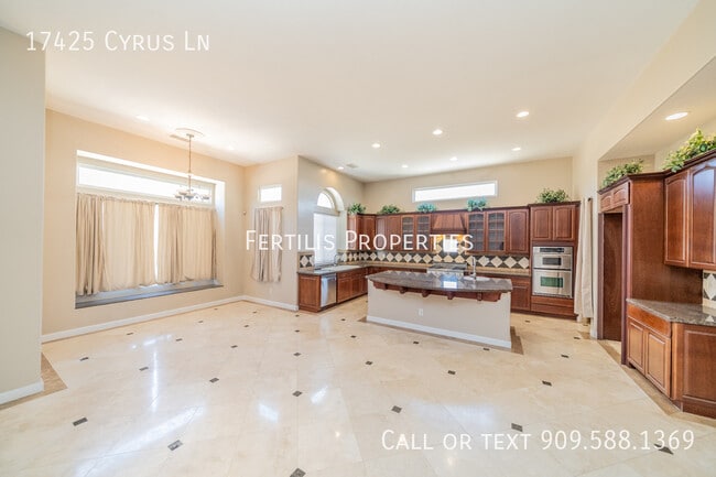 Building Photo - 17425 Cyrus Ln