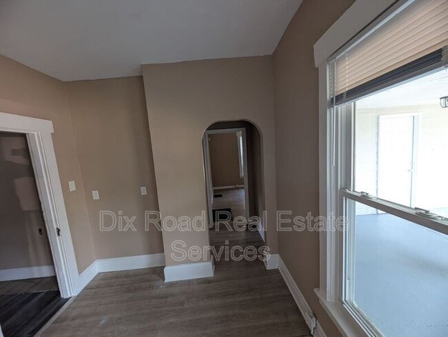 Building Photo - 1406 Calumet Ave