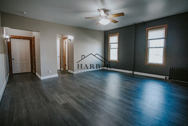 Building Photo - $500 Gift Card Move in Special