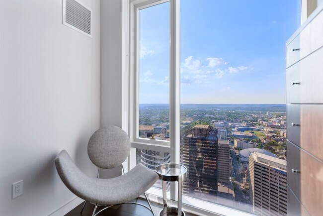 Building Photo - 515 Church St