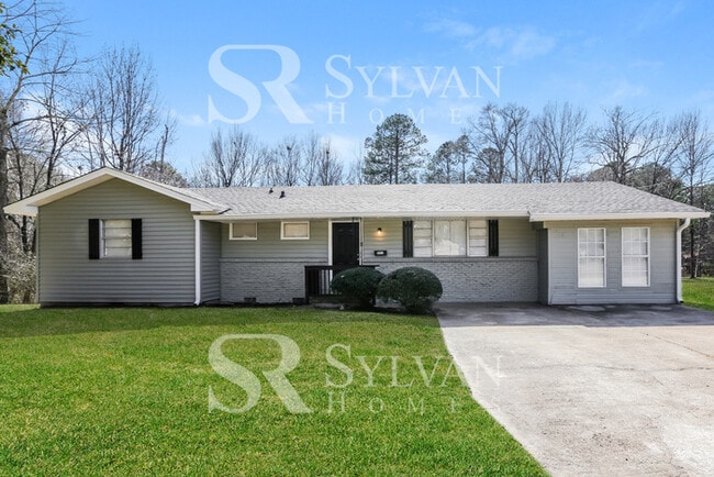 Building Photo - The living is easy in this 3 bedroom, 2 ba...
