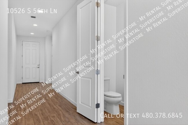Building Photo - 10526 S 56th Ln
