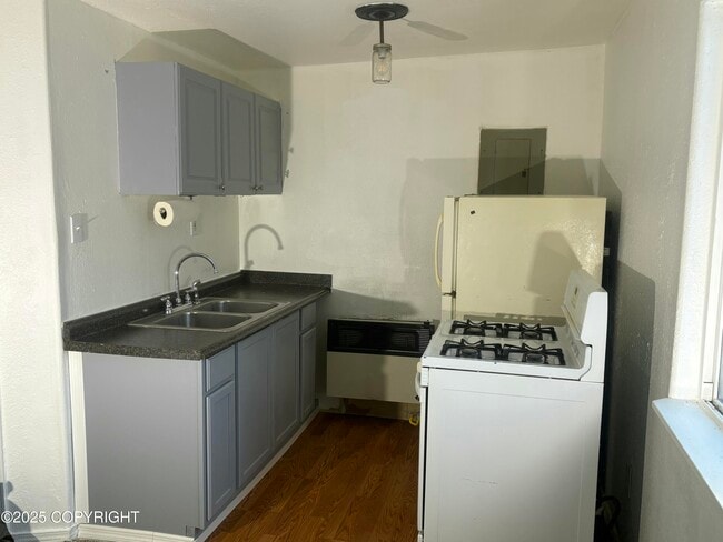 Building Photo - 18676 Amonson Rd