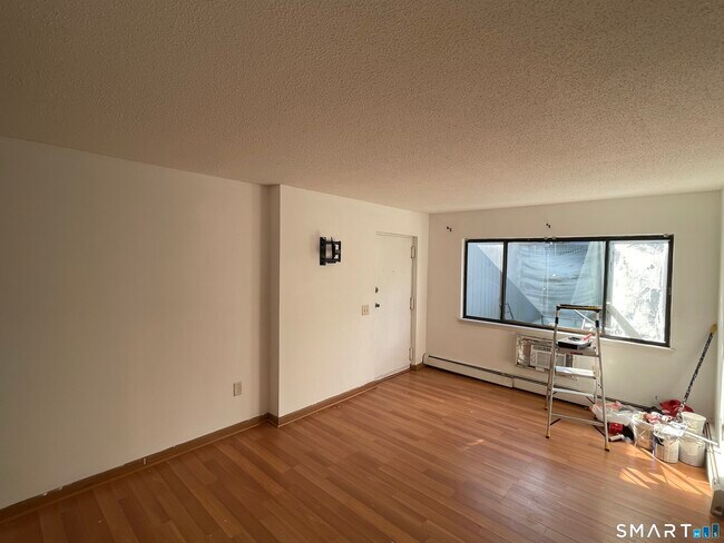 Building Photo - 90 Wakelee Rd