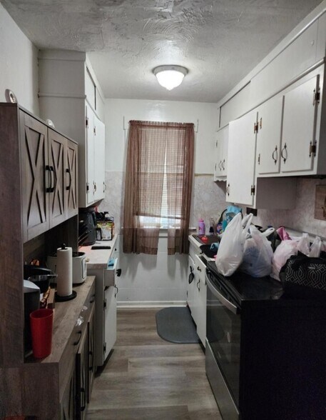 Building Photo - 412 Burgess St