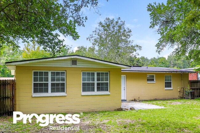 Building Photo - 6227 Pine Summit Dr