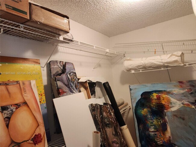 Building Photo - 1925 Brickell Ave