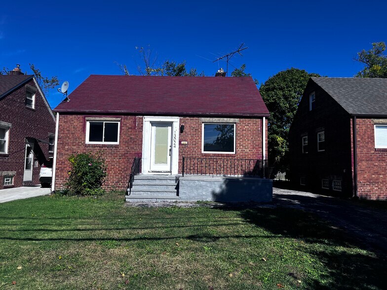 Primary Photo - 13024 Bellaire Rd