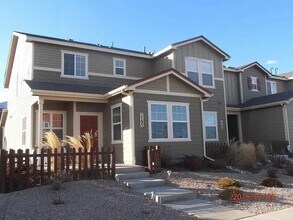 Building Photo - $500 off January rent !!! Two Story Town Home in Gold Hill Mesa