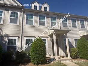Building Photo - 12667 Persimmon Tree Dr