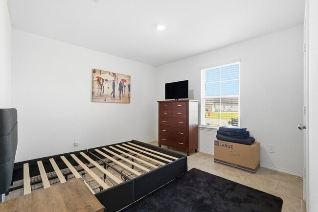 Building Photo - 1046 Appaloosa Ln