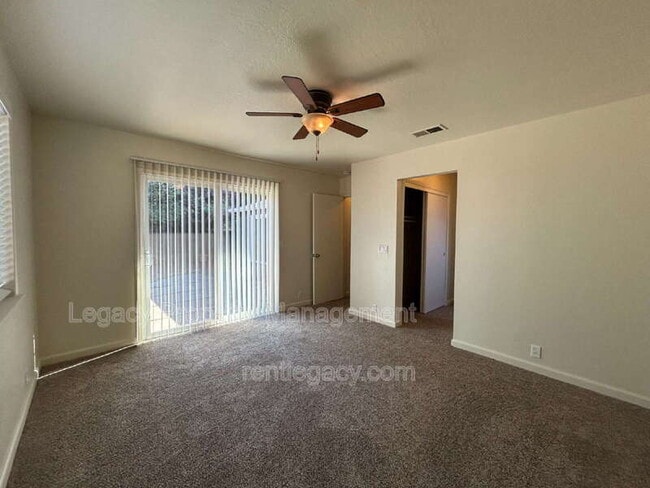 Building Photo - 2213 N Cirby Way