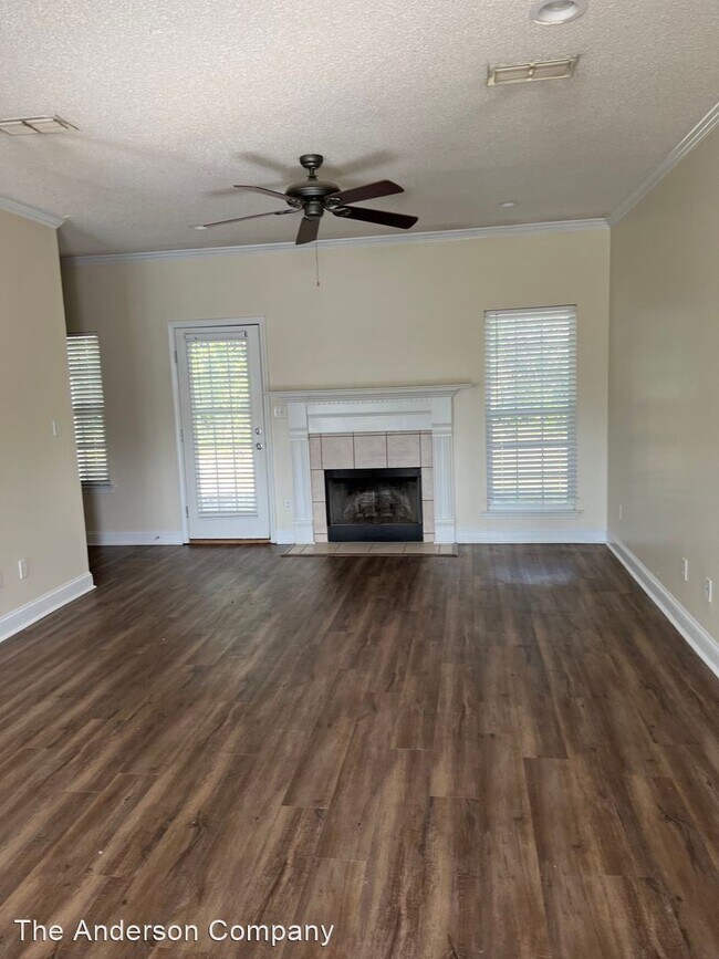 Building Photo - 3 br, 2 bath House - 197 Hedgerow Drive