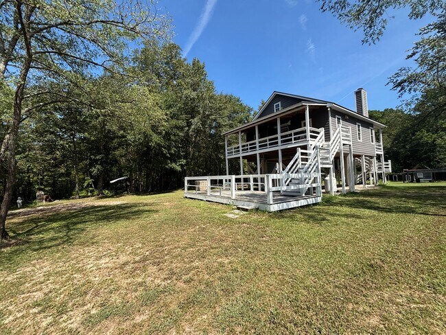 Building Photo - 231 Estate Rd