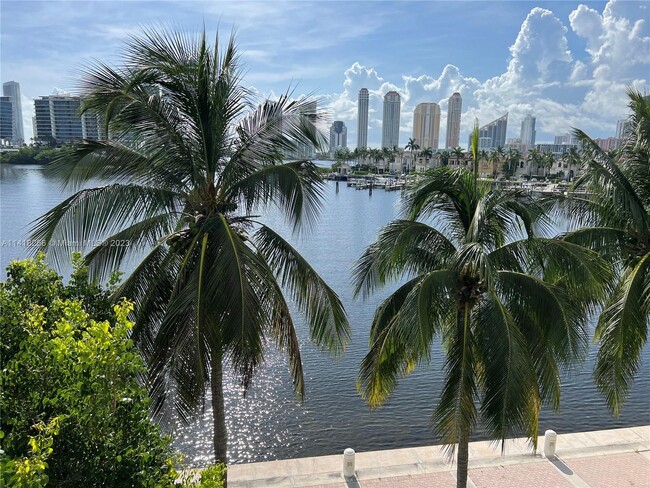 Building Photo - 7000 Island Blvd