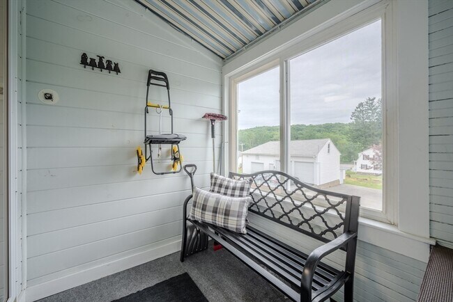 Building Photo - 9 Beach St