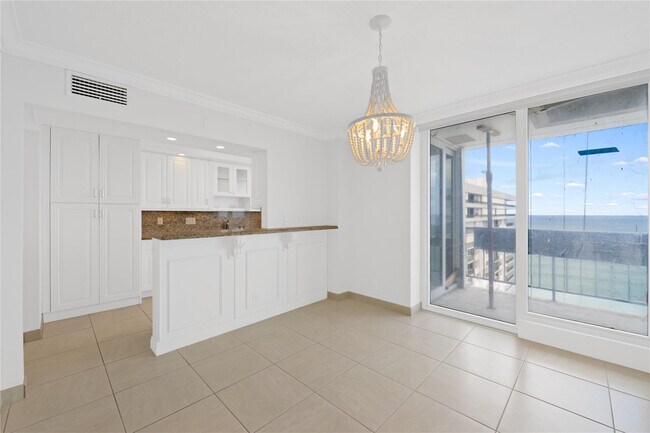 Building Photo - 4280 Galt Ocean Dr