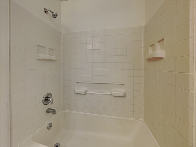 Building Photo - 2710 Bammelwood Dr