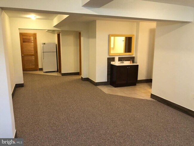 Building Photo - 6312 Old Dominion Dr