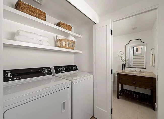 Building Photo - Coastal Luxury Retreat in the Heart of Corona del Mar Village-Available for Monthly Executive and...