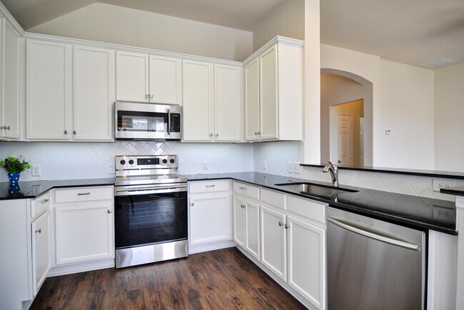 Building Photo - 8209 Livingston Ln
