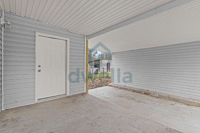 Building Photo - Fully Renovated 3-Bedroom Home on Curtis Drive with Fenced back yard- Beautifully Tranquil Sumter...