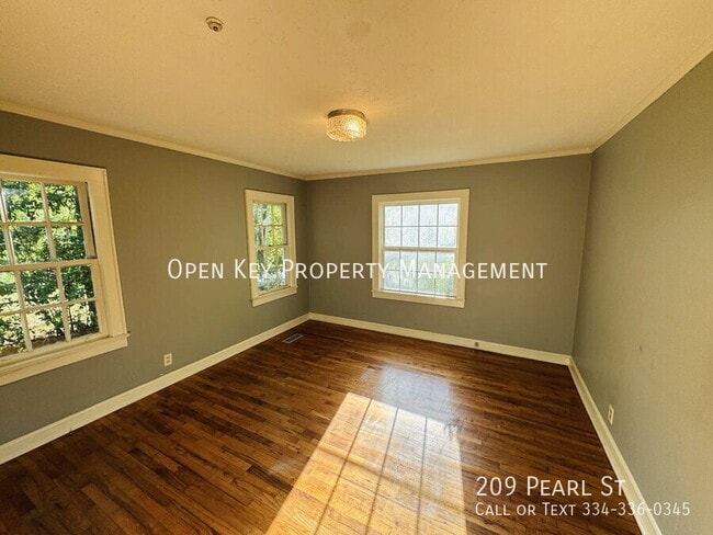 Building Photo - 209 Pearl St