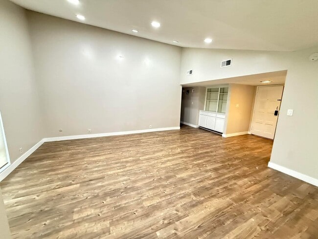 Building Photo - 7009 Ranch House Rd