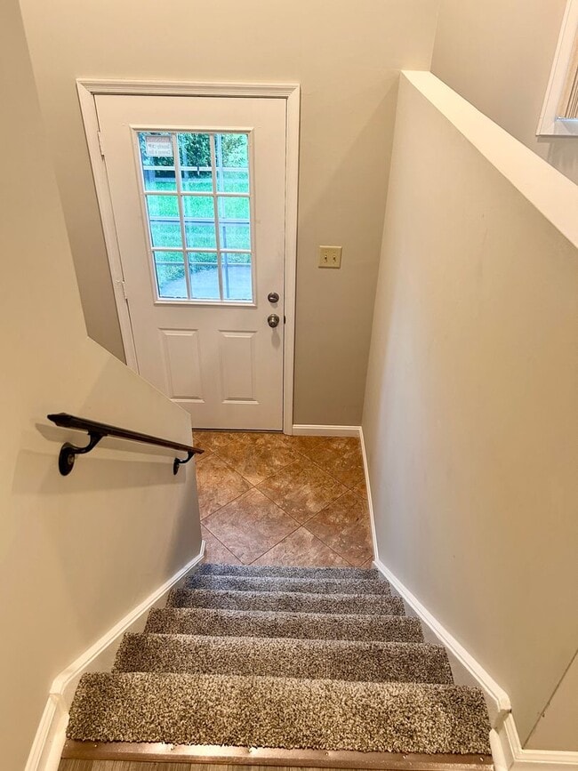 Building Photo - 4-Bedroom, 2-Bathroom Home In Lancaster!