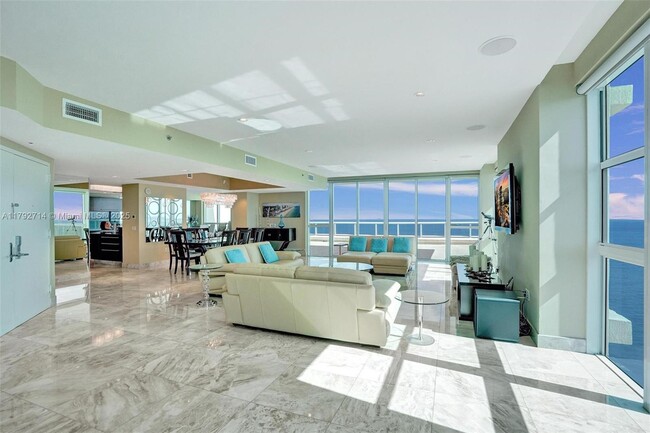 Building Photo - 101 S Fort Lauderdale Beach Blvd