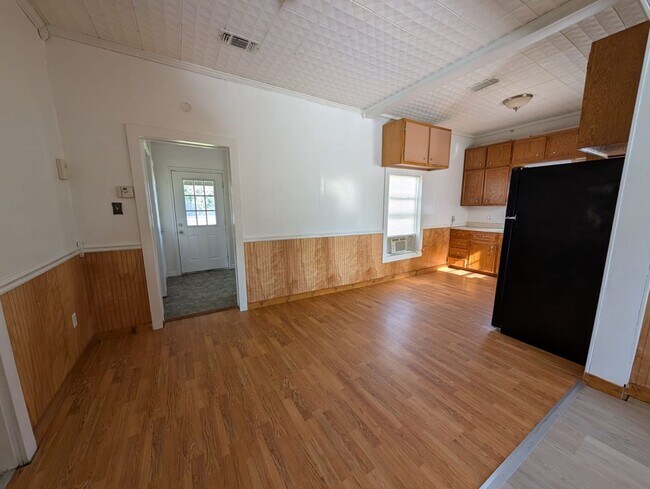 Building Photo - 510 W Bilbo Ave