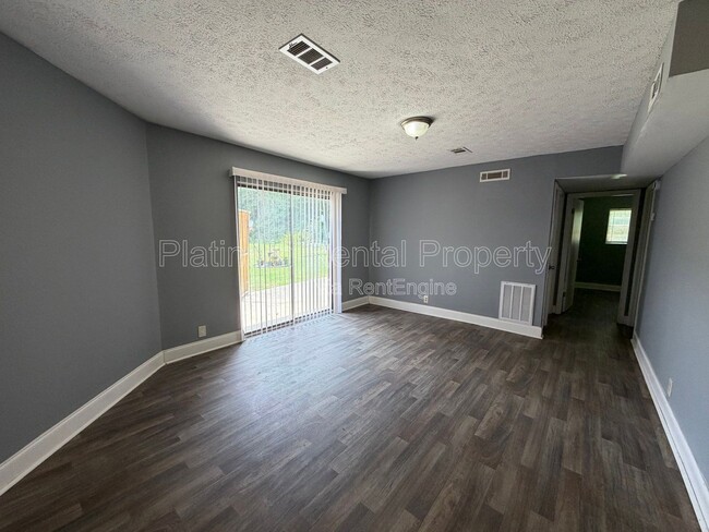 Building Photo - 1512 Waverly Way